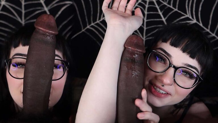 Naomihh666 chupa una BBC del tamaño de un antebrazo en POV