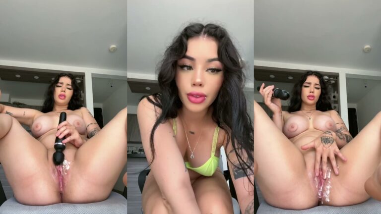 Sarah Montufar disfruta zumbando su coño cremoso