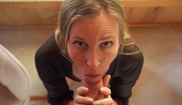 Xev Bellringer da un placer oral