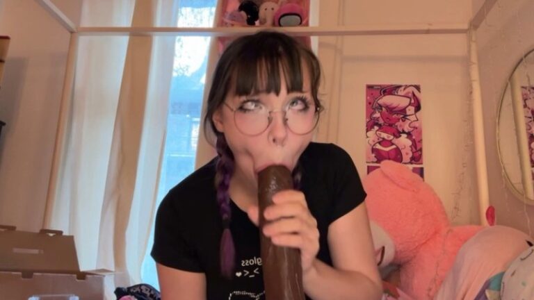 DitzyMaruu chupa su consolador BBC descuidadamente