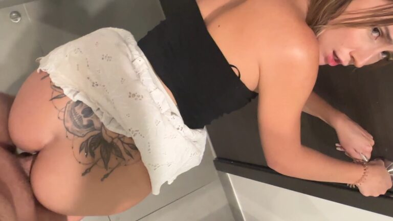 La experiencia de sexo y mamada en público de Macy Meadows