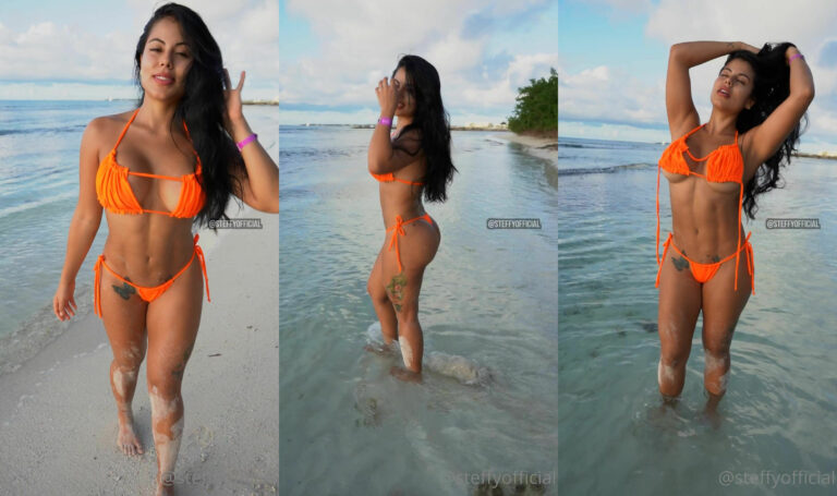 Steffy Moreno nada en una playa nudista