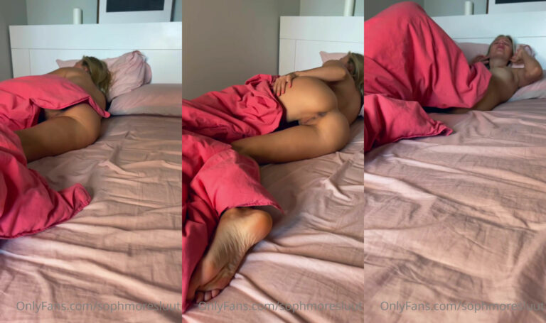 Ana Knoxx Se Despierta Y Tiene Sexo En La Sala De Estar
