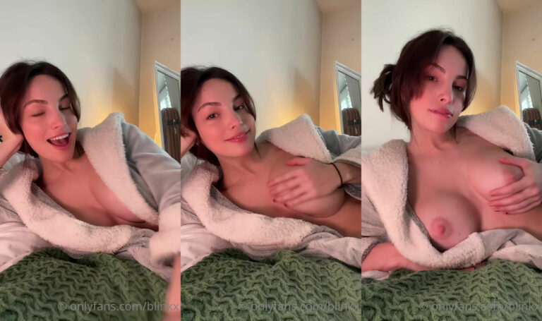 Blinkx Masturbándose Con Un Vibrador