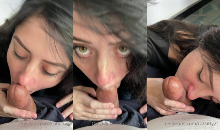 Catkitty21 Es Forzada A Bajar La Boca Sobre Una Polla Gorda