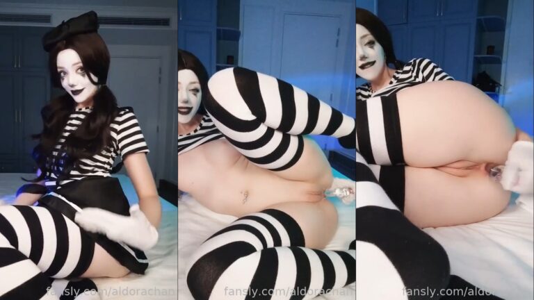 Youraldora Toys Her Asshole As The Mime